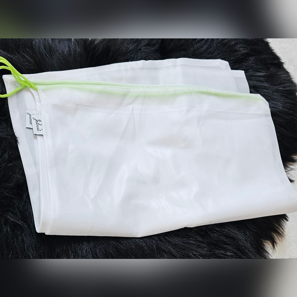 Wash bag for delicates